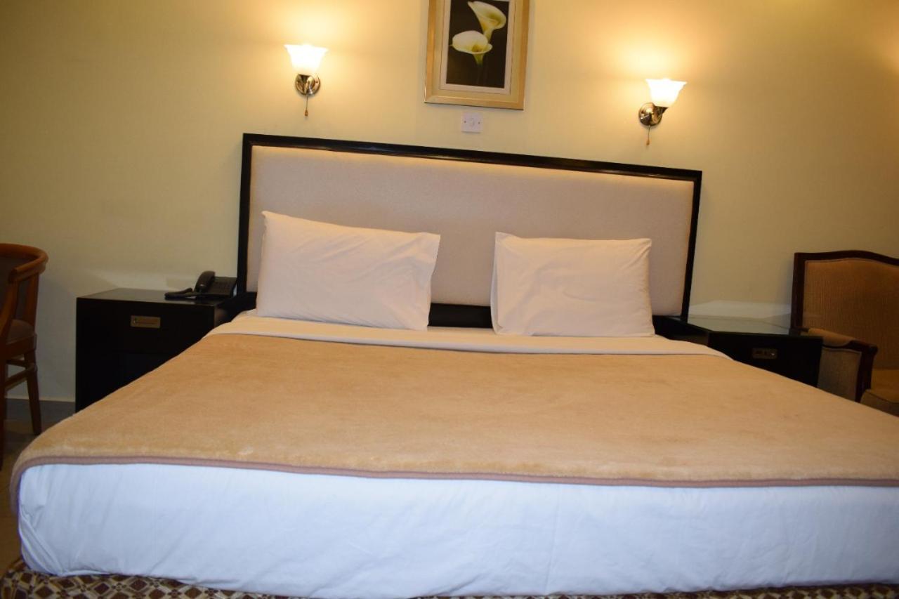 Palm Beach Hotel Dubai Ngoại thất bức ảnh