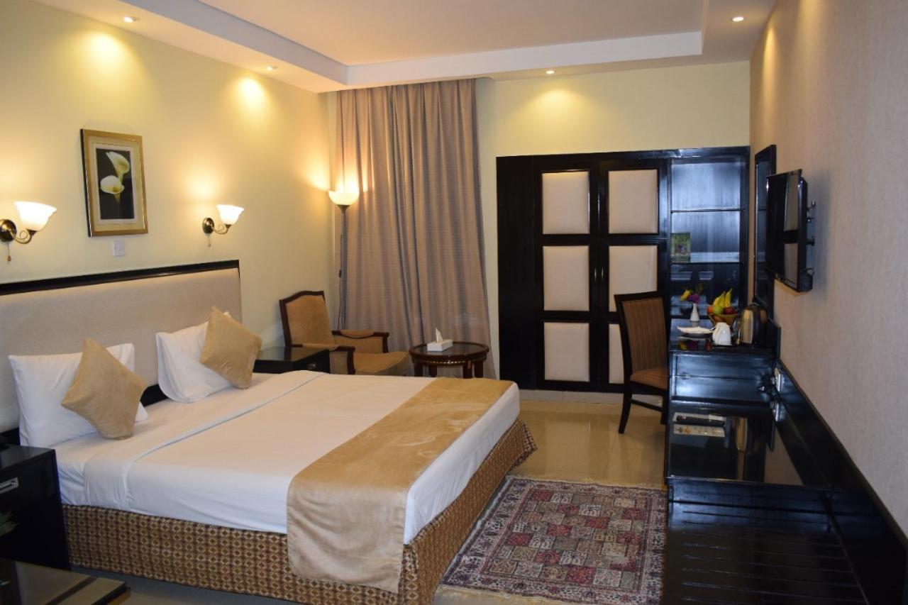 Palm Beach Hotel Dubai Ngoại thất bức ảnh